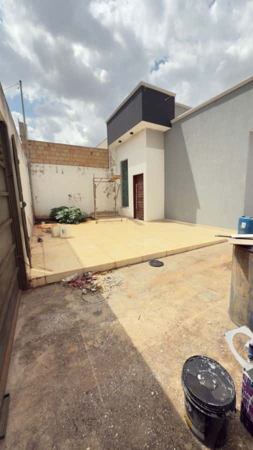 Casa para Venda, em Patos de Minas, bairro Afonso Queiroz, 3 dormitórios, 1 banheiro, 1 vaga