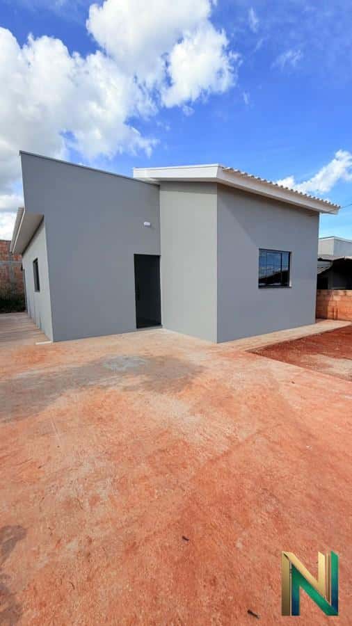 Casa para Venda, em Patos de Minas, bairro Jardim Europa, 2 dormitórios, 1 banheiro, 2 vagas