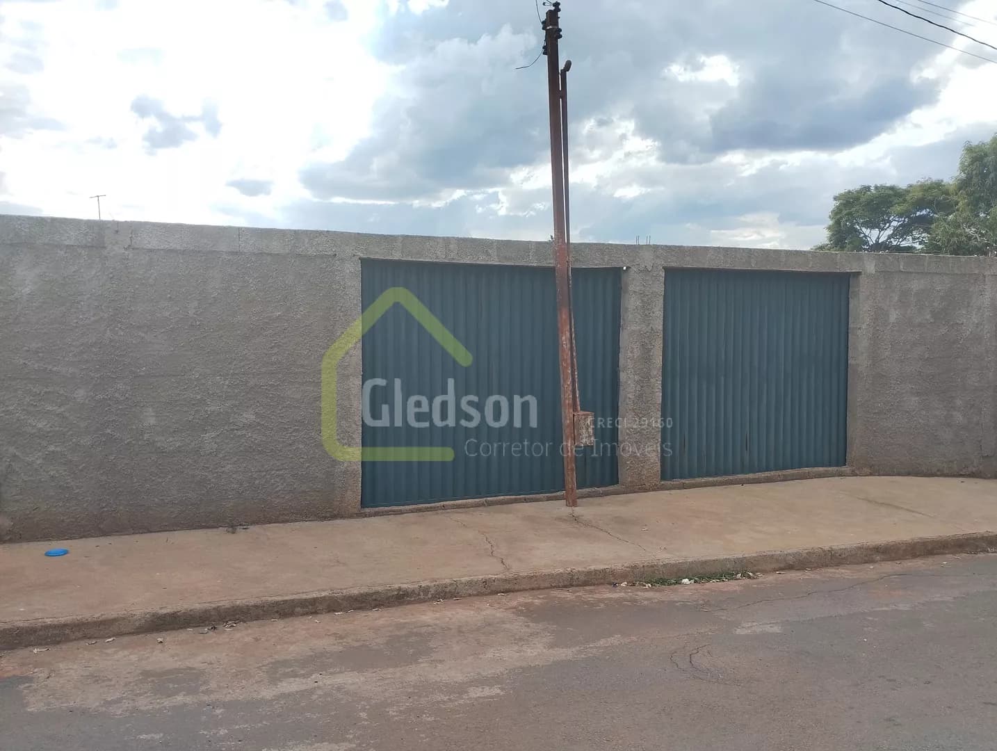 Terreno para construção à Venda 244 m²– Nossa Senhora de Fátima, Patos de Minas | Terreno Murado com Portão – R$ 175.000,00