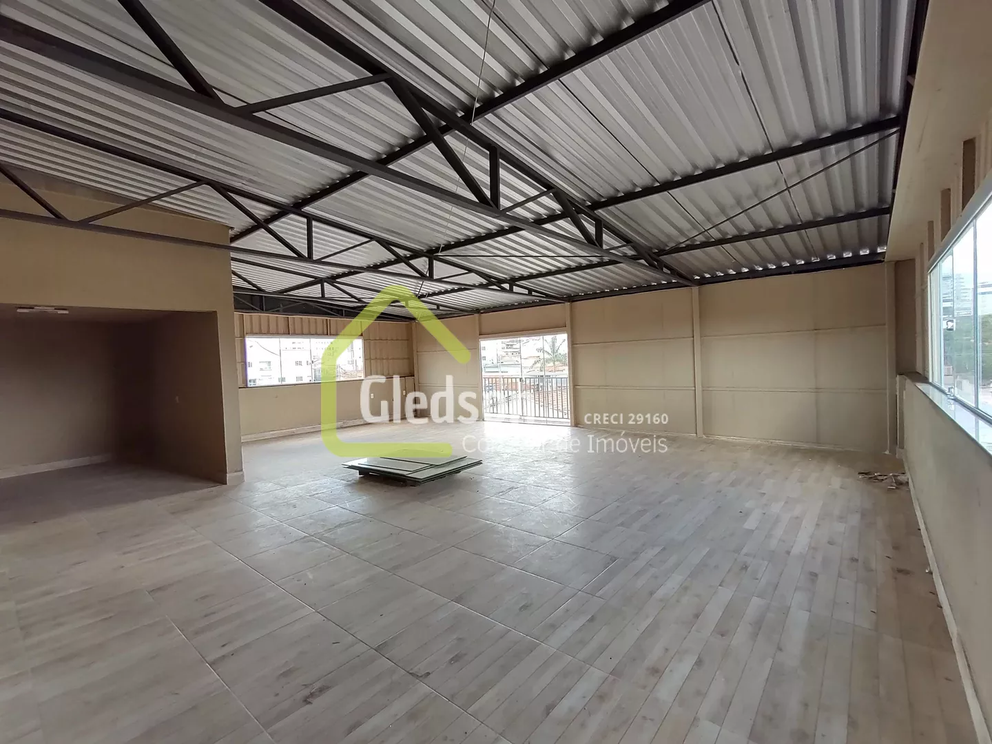 Sala comercial 110 m² para Alugar – Nossa Senhora das Graças, Patos de Minas | R$ 750,00/mês