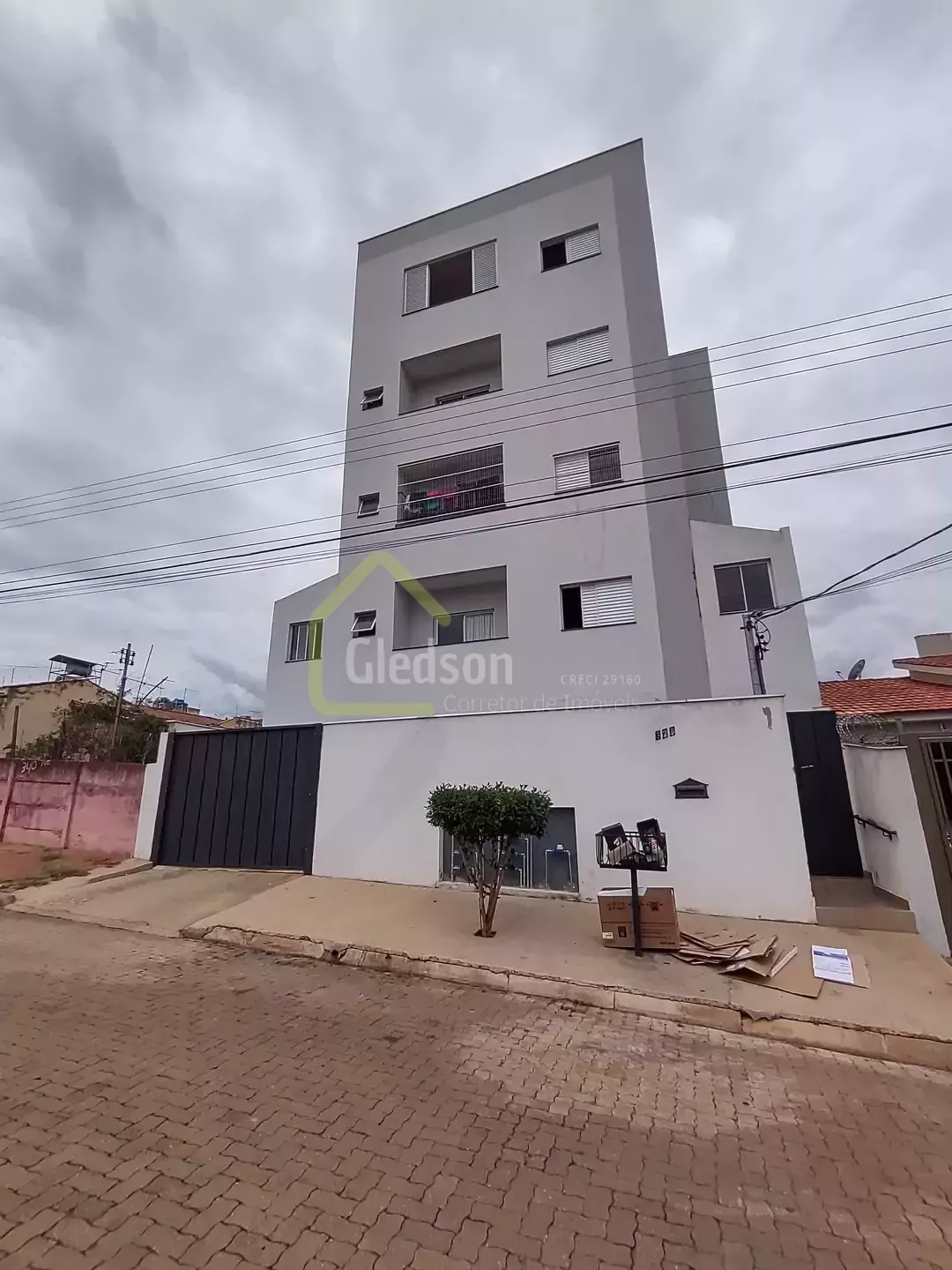 Apartamento para Alugar no Bairro N. Sra. das Graças – Patos de Minas | 2 Quartos (1 Suíte) – R$ 1.450,00