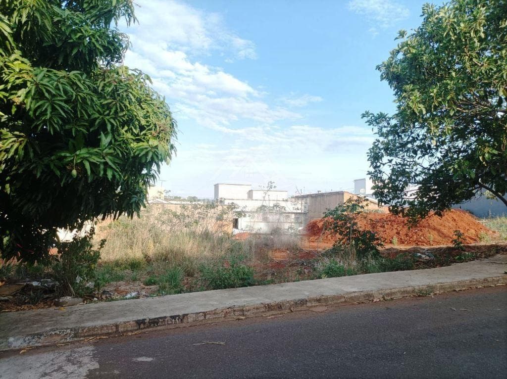 Lote para Venda, em Patos de Minas, bairro Jardim Peluzzo