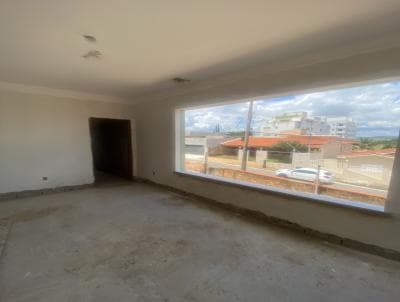 Apartamento para Venda, em Patos de Minas, bairro Cidade Jardim, 3 dormitórios, 1 banheiro, 1 suíte, 1 vaga