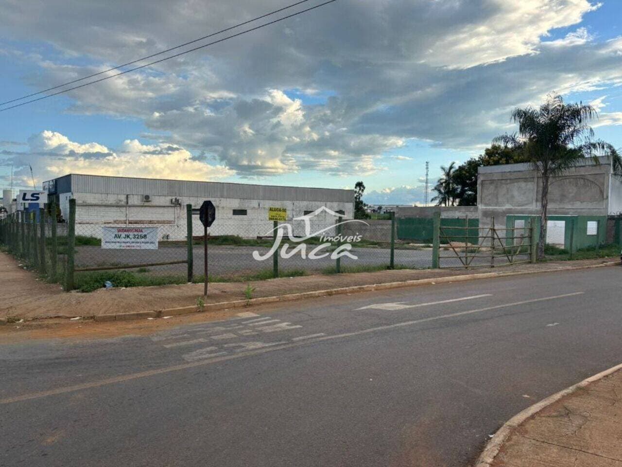 Terreno de 1.600 m² na Juscelino Kubitscheck de Oliveira - Planalto - Patos de Minas - MG, aluguel por R$ 6.500/mês