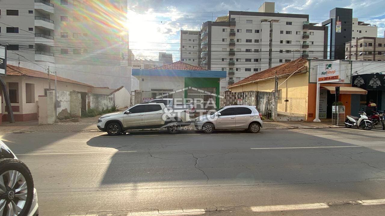 Terreno Centro - Patos de Minas, aluguel por R$ 11.000/mês