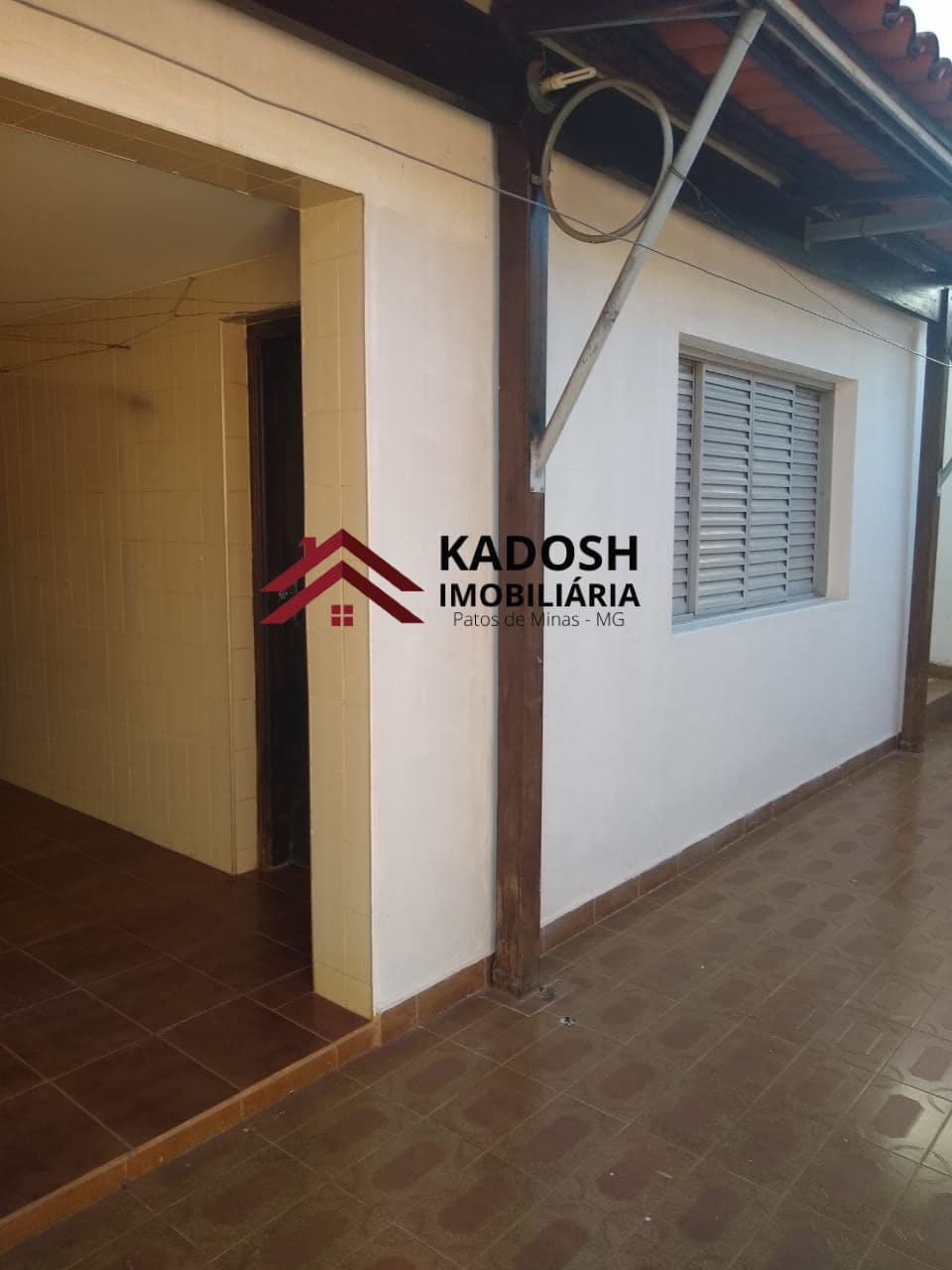 Aluga-se excelente casa no Bairro Aurélio Caixeta!!!