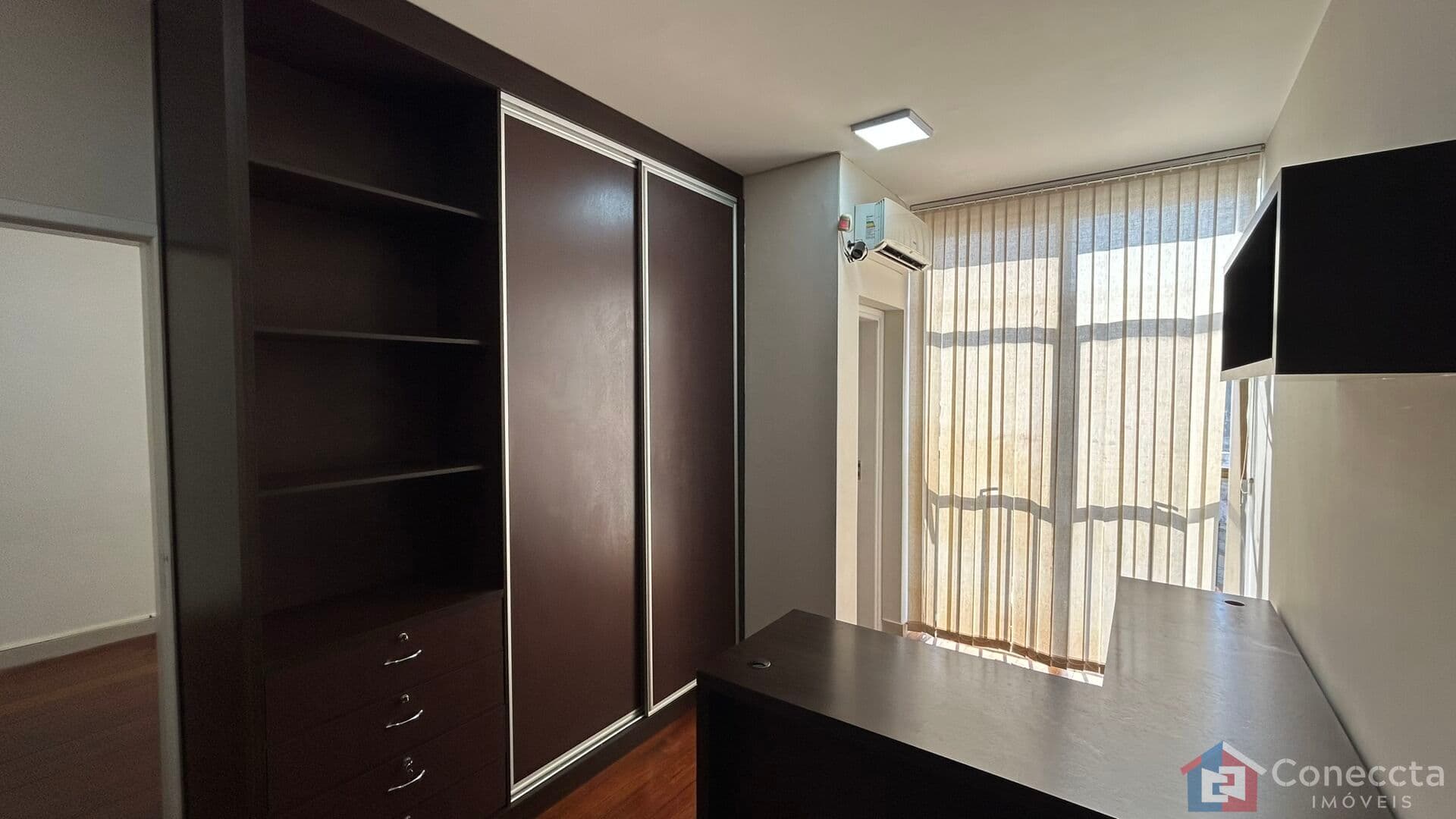 Salas Comerciais Equipadas à Venda no Centro de Patos de Minas — Prontas para Escritório!